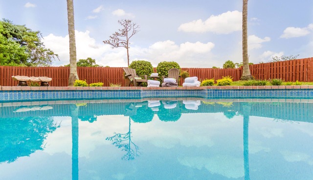 Luxury Home -Heart of Boca Raton - Gorgeous w/Stunning Pool & Huge Private Yard