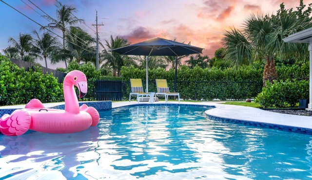 Luxury Home, Heated Salt Pool, Basketball Hoop, Fire Pit