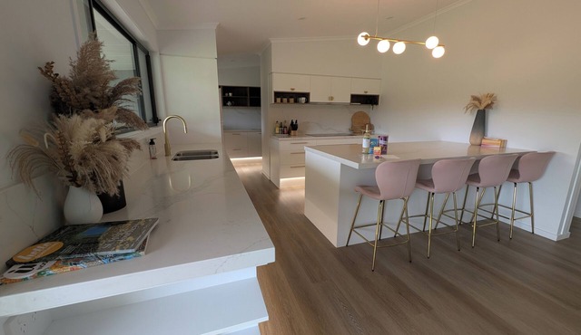 Luxury Home in Countryside Setting close to Beaches, Bushland, Restaurants/Shops