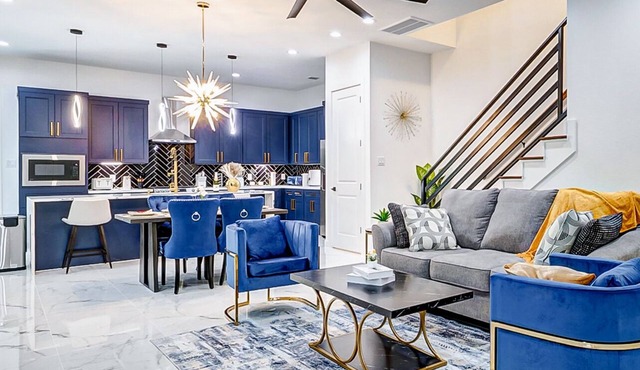 Luxury home in downtown Houston minutes from NRG/Med Center/Zoo and Aquarium