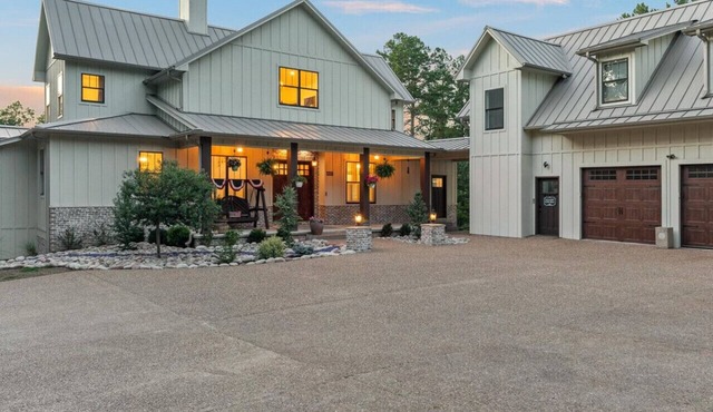 Luxury home in Eureka Springs