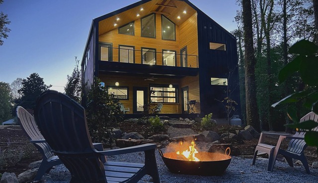 Luxury home in Greensboro with an idustrial vibe. 10 min from everything.
