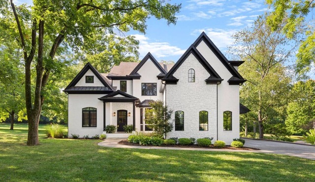 Luxury Home in Green Hills with Garage and Fenced Yard