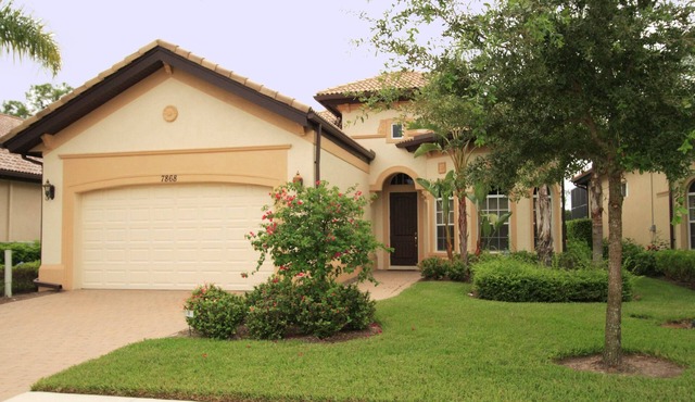 Luxury Home in Lely Resort - Private Pool/Hot Tub