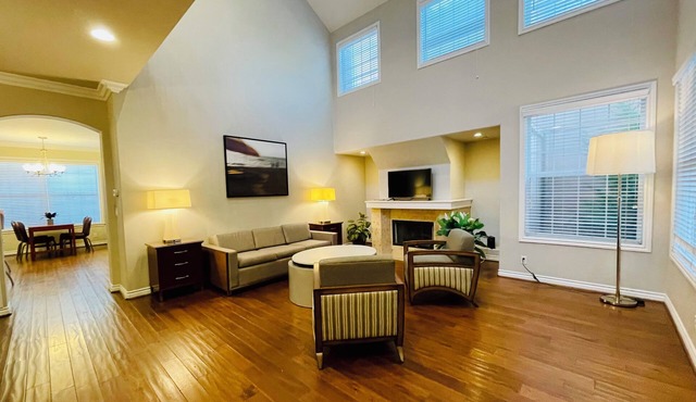 Luxury home in Newport Beach city Near UCI