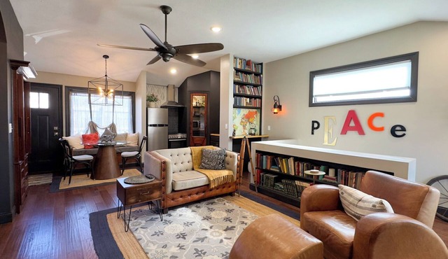 Luxury Home in Peoria Heights with Spa Bath, Wifi, Laundry