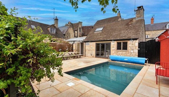 Luxury Home in Painswick by St. Mary’s Church