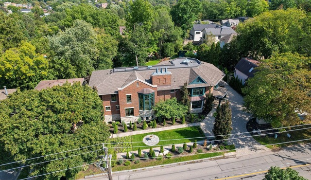 Luxury Home in Toronto 5 bedroom 8 bathrooms over 10,000 sq ft