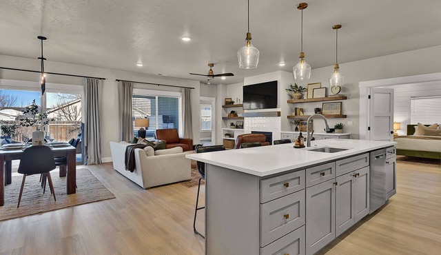 Luxury Home Mineral Spa Game Room Fire Pit