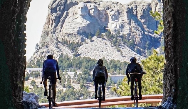 Luxury home near Mt Rushmore! King beds in 3 of 4 bedrooms!