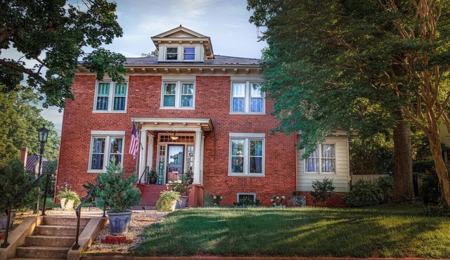 Luxury Home Near Wineries, Wedding Venues & Hiking