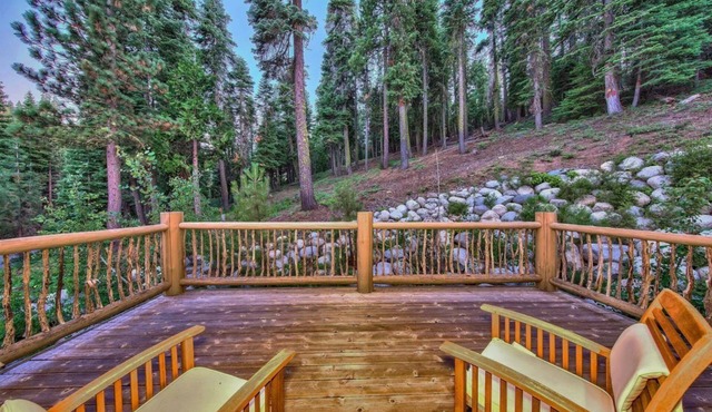 Luxury home next to Truckee River! Bike to Tahoe City and down the West Shore
