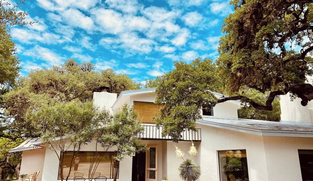 Luxury Home on 100 acre Secluded Ranch, Waterfront, Little Frio Creek