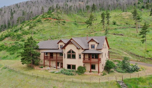 Luxury home on 120 acres. Amazing Views. 6-beds