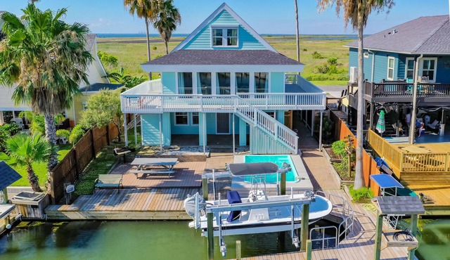 Luxury Home On Canal