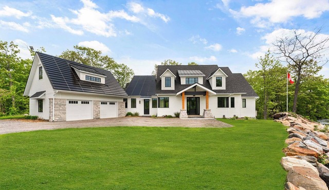 Luxury Home on Gloucester Pool, 7 BDRMS