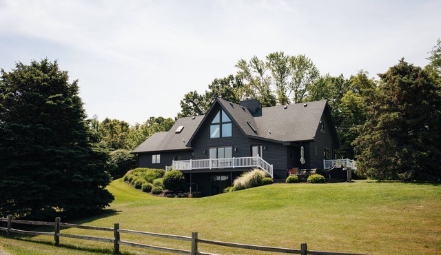 Luxury Home On Hutchins Lake Near Saugatuck, Douglas, Fennville & Lake Michigan