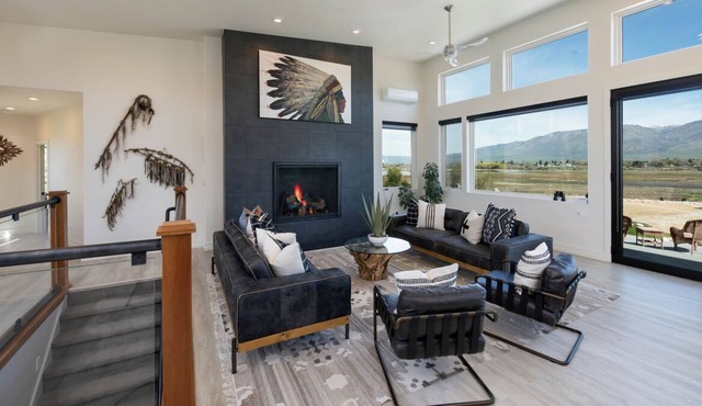 Luxury Home on Pineview Reservoir w/Salt Water Hot Tub!