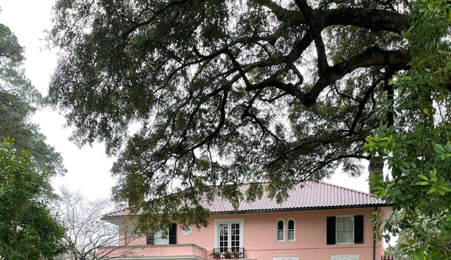 Luxury home on the Hill - perfect for entertaining MASTERS week