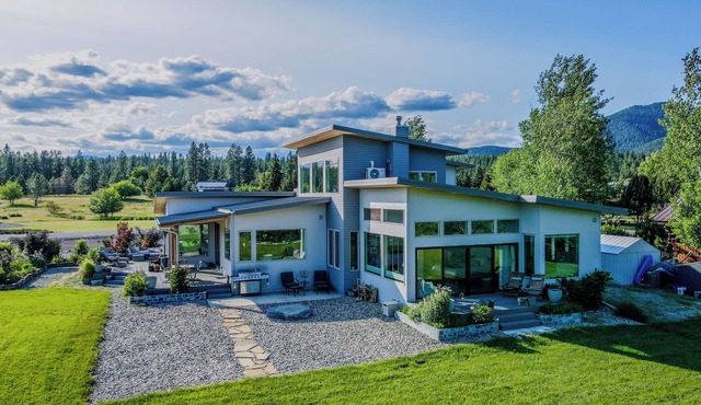 Luxury Home on the Kootenai River with Panoramic Cabinet Mountain Views