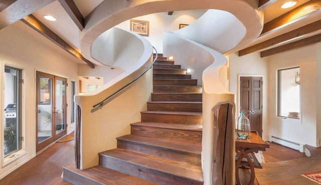 Luxury Home, Perfect Location, Flexible Layout