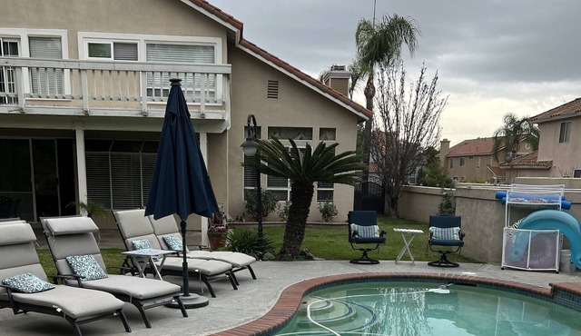 Luxury home Pool￼ Spa BBQ Island 4Bd 3bath