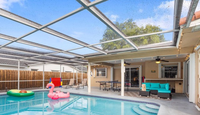 Luxury Home | Pool | Arcade | Pompano Beach | Wifi