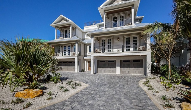 Luxury Home! Pool with Spa and Waterslide, Rooftop deck! - Big Kahuna