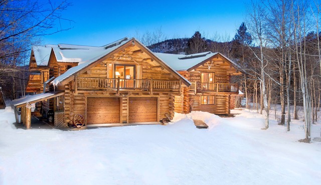 Luxury Home Rental in Wilson, Wildflower Lodge