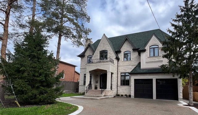 Luxury home Richmondhill