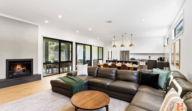 Luxury Home Sleeps 9 Guests