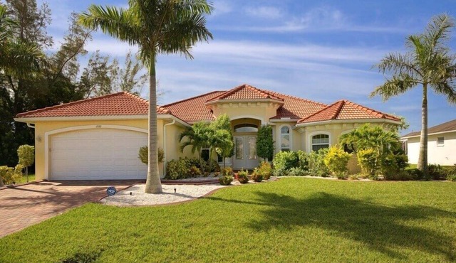 Luxury Home, southern exposure, heated pool & Spa, SW, gulf access
