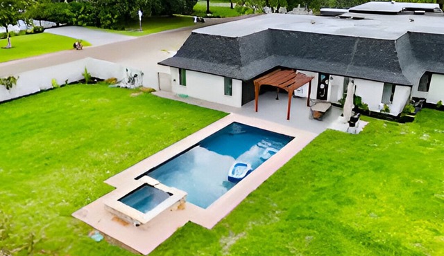 Luxury Home, Sparkling Pool Jacuzzi, Sauna & More