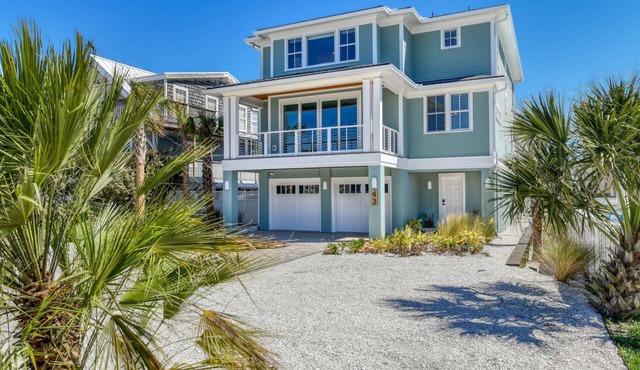 Luxury Home Steps to Beach! 4 Masters, Firepit, Ping Pong, Putting Green, EV charger, Balconies, ADA