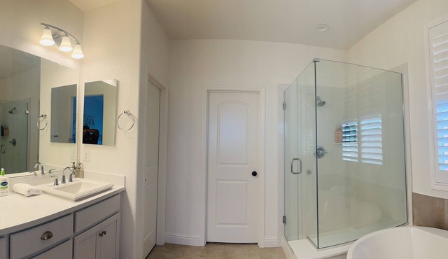 Luxury home. This home is located in a good neighborhood of Sacramento area.