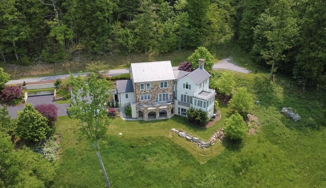 Luxury Home w/Mtn Views, 1 Mile to the Homestead!
