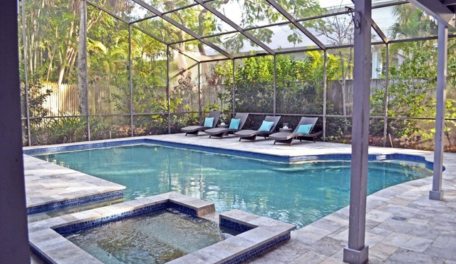 Luxury Home W/Pool, Spa, and Walking Distance to Beach