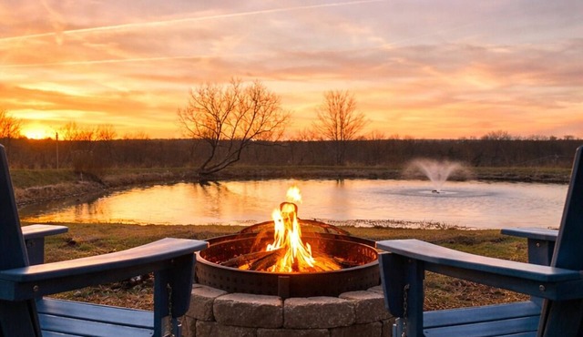 Luxury Home w/Private Fishing Pond Near River