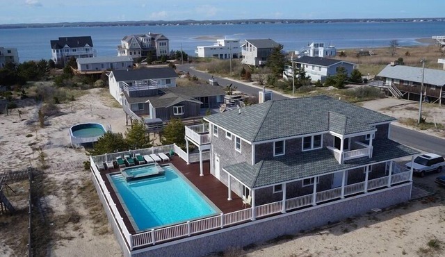 Luxury Home W/Huge Rap Around deck largest Pool on ocean private large dining