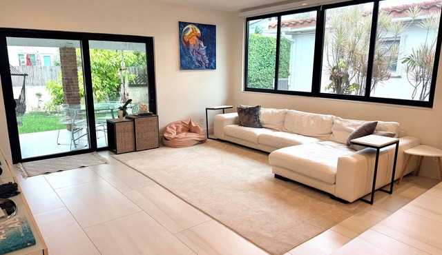 Luxury Home Walk to Beach Near Miami Beach Family Friendly