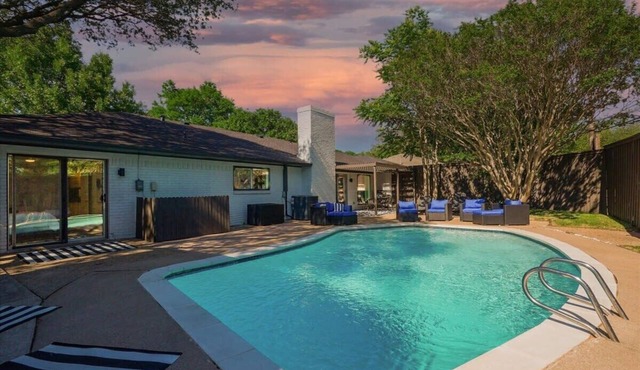 Luxury Home with 5 Bedrooms and Private Pool