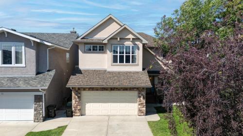 Luxury Home with 5 BR, 9 Beds, 4BA, sleep 12, AC, Crib