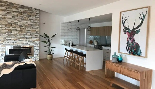 Luxury Home With Views -portarlington Town Centre