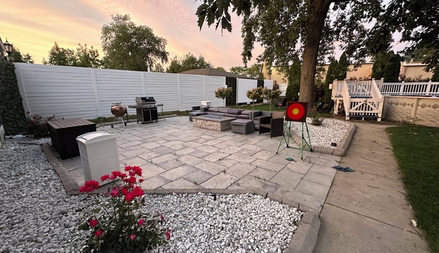 Luxury Home With Awesome Master Bathroom & Huge Back Yard