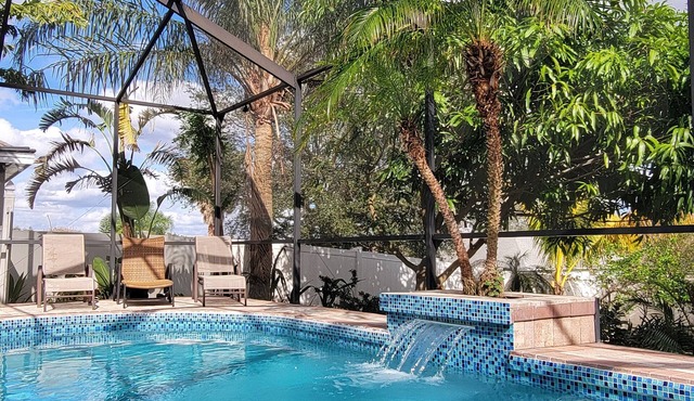 Luxury home with heated pool & hottub! Close to golf, beach, & amusement parks.