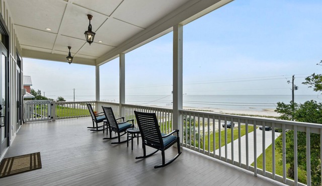 Luxury home with HEATED pool and spa on the Beach!