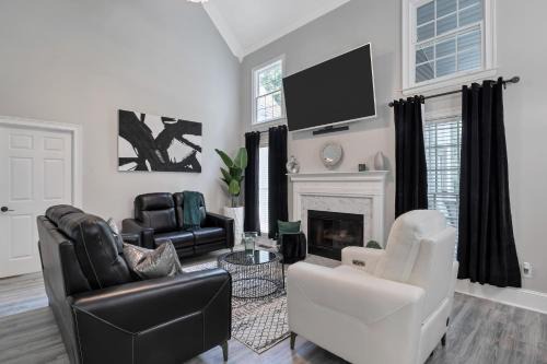 Luxury Home With Pool and Full Basement