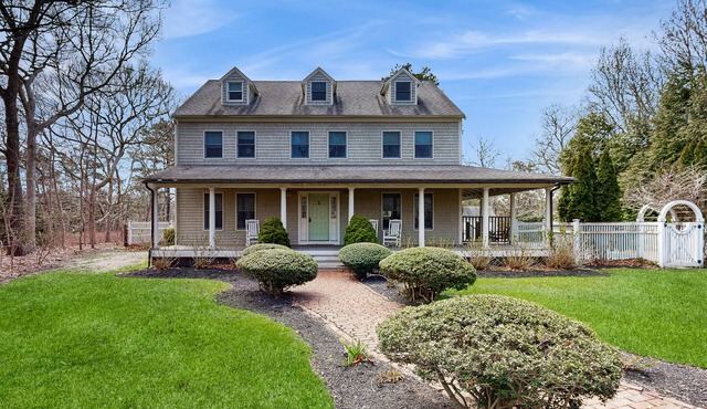 Luxury home with private pool & foosball - near 3 towns & many beaches