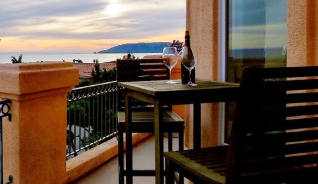 Luxury home with sweeping ocean views Shell Beach, long-term stays