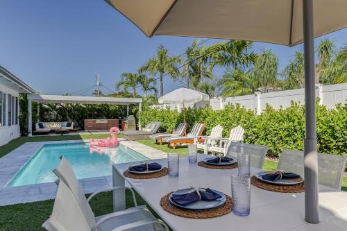 Luxury Home with Heated Pool close to beaches